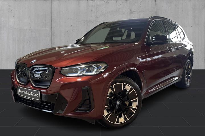 Grå BMW iX3 fra 2023