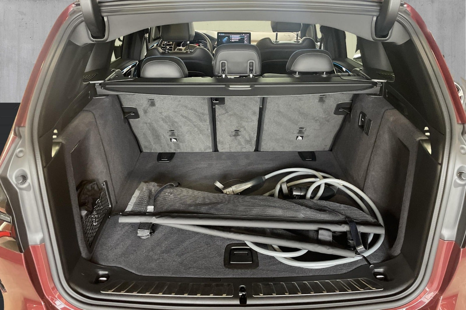 Grå BMW iX3 fra 2023