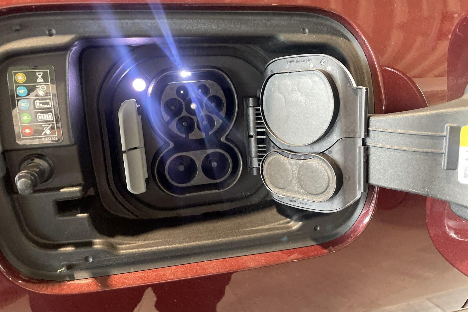 Grå BMW iX3 fra 2023