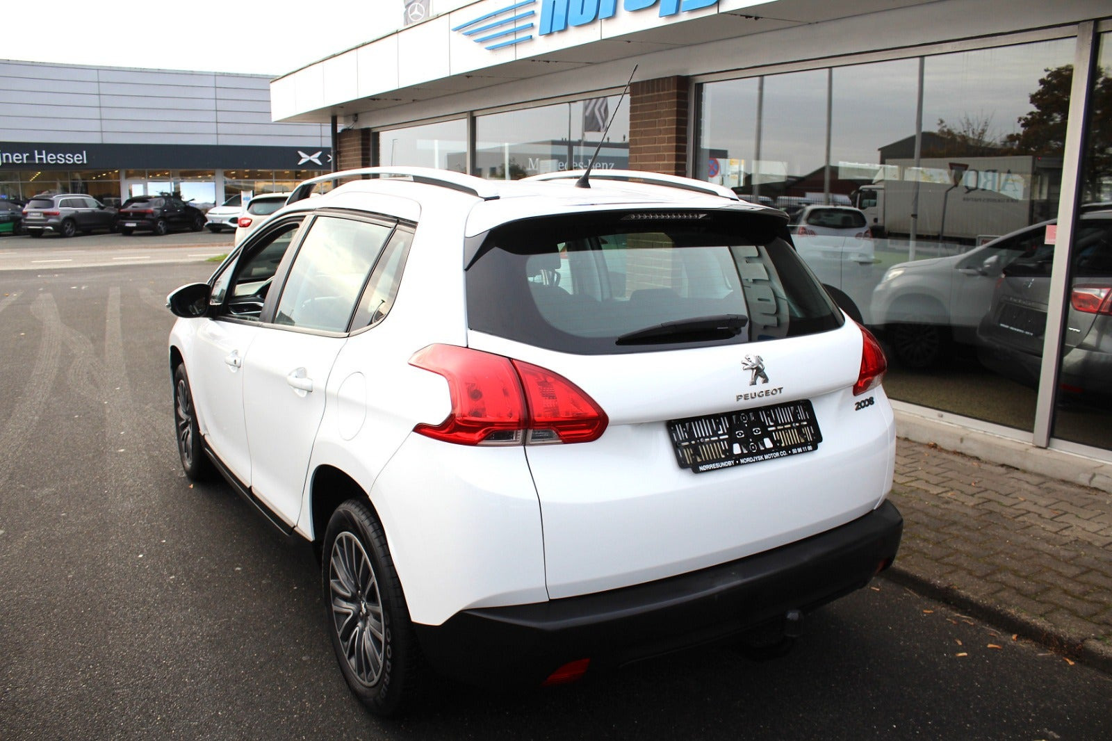 Hvid Peugeot 2008 fra 2014