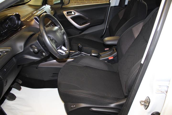 Hvid Peugeot 2008 fra 2014