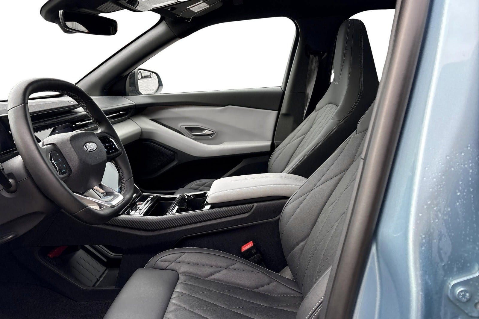 Blå Ford Explorer fra 2025