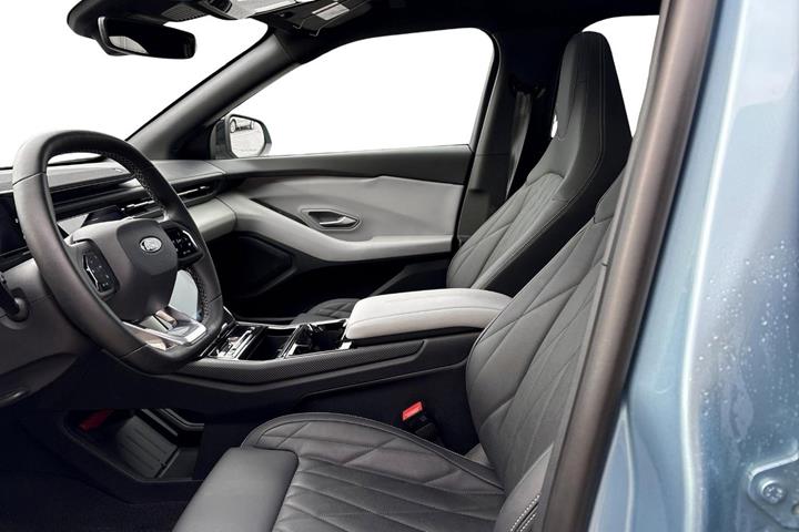 Blå Ford Explorer fra 2025