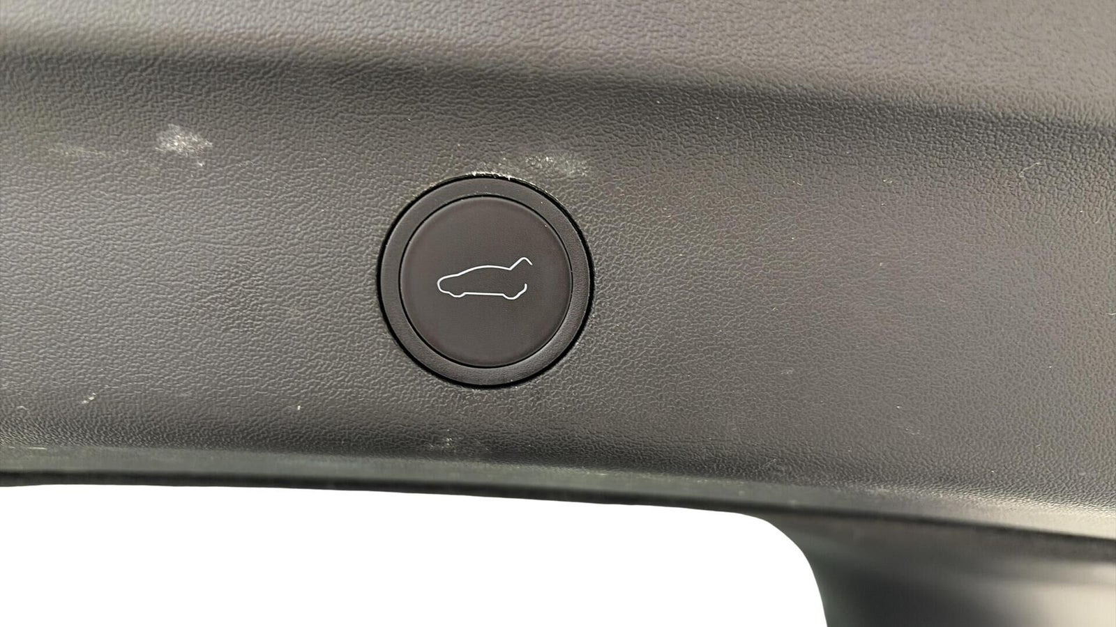 Sort Tesla Model Y fra 2023