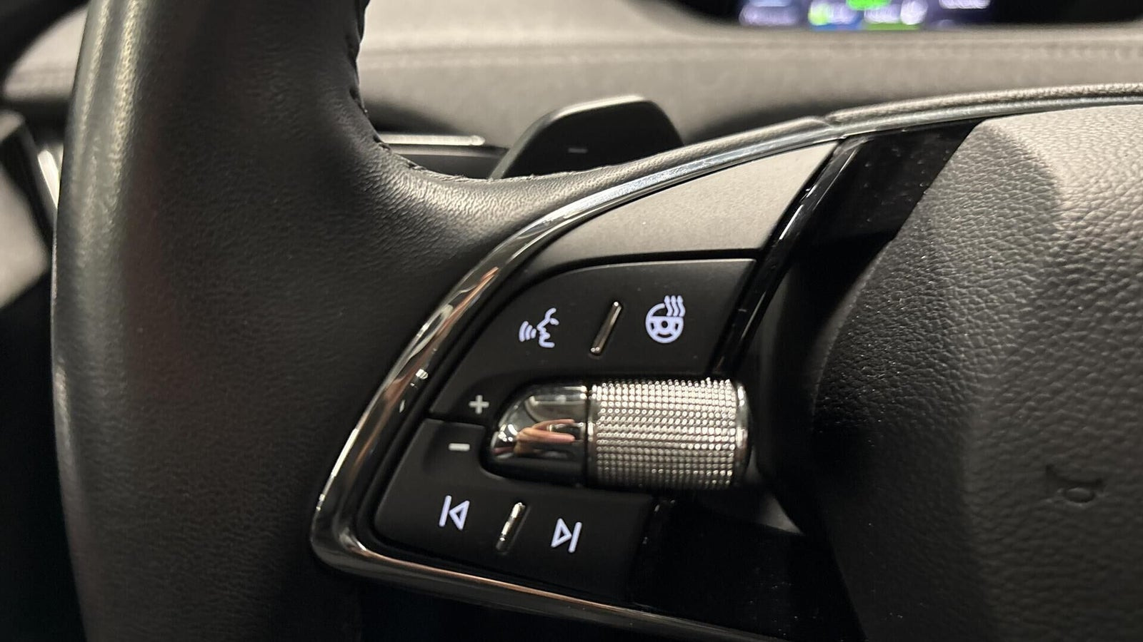 Grå Skoda Enyaq fra 2023