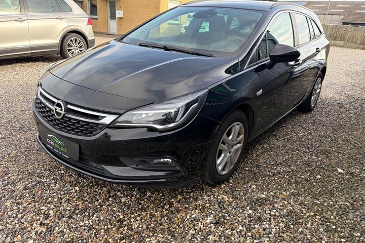 Sort Opel Astra fra 2017
