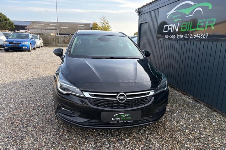 Sort Opel Astra fra 2017