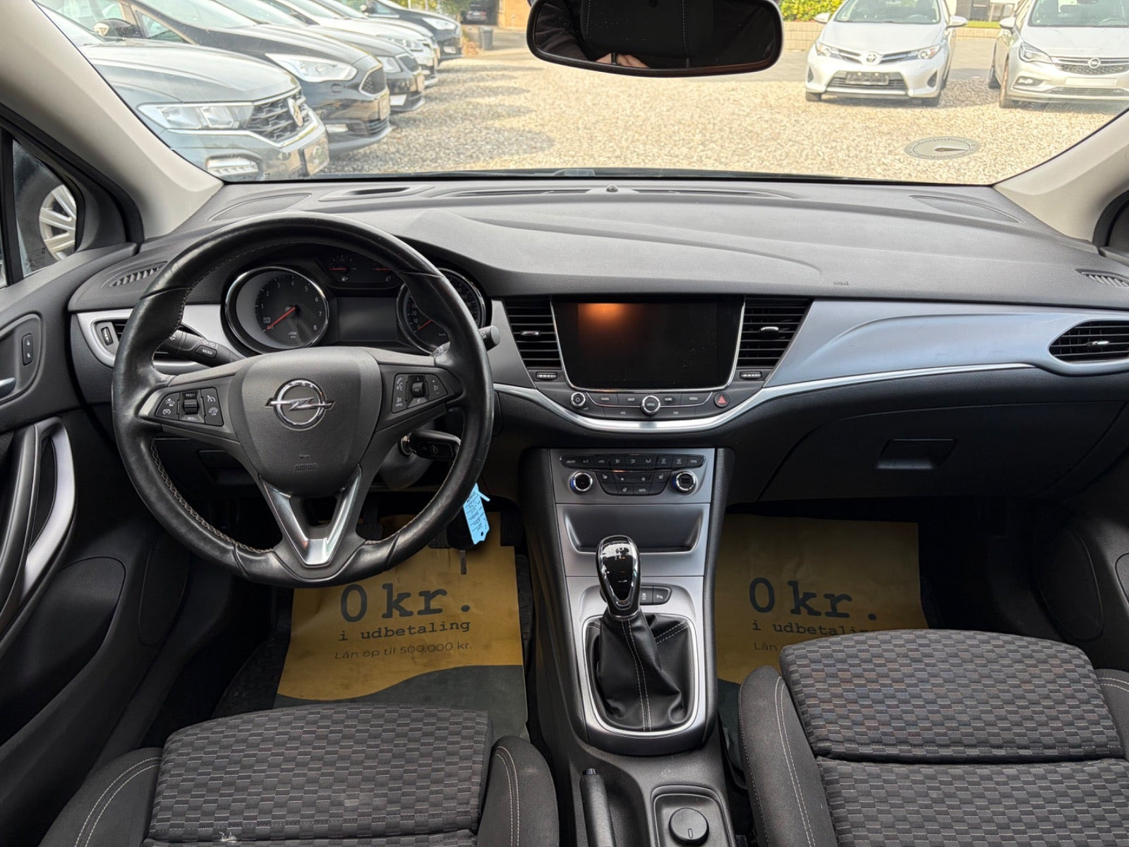 Sort Opel Astra fra 2017