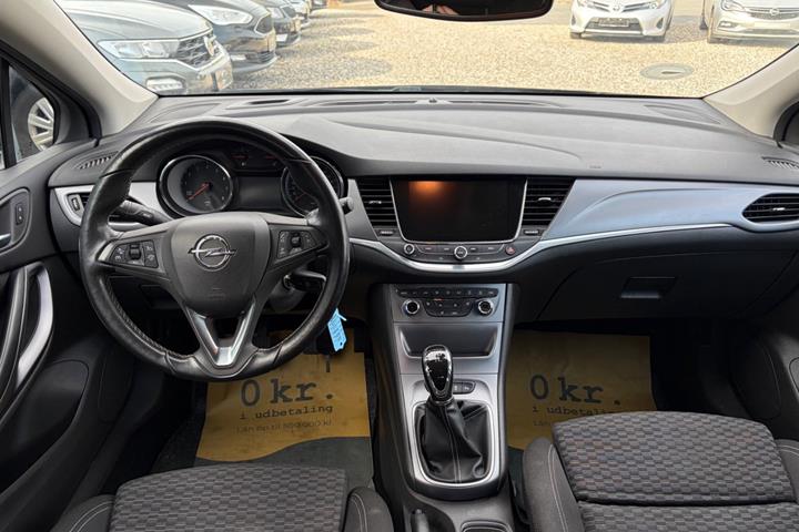 Sort Opel Astra fra 2017