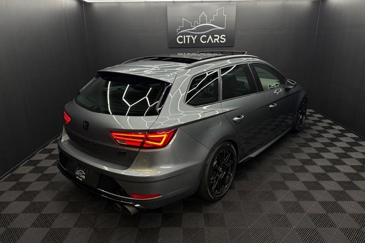 Grå Seat Leon fra 2018