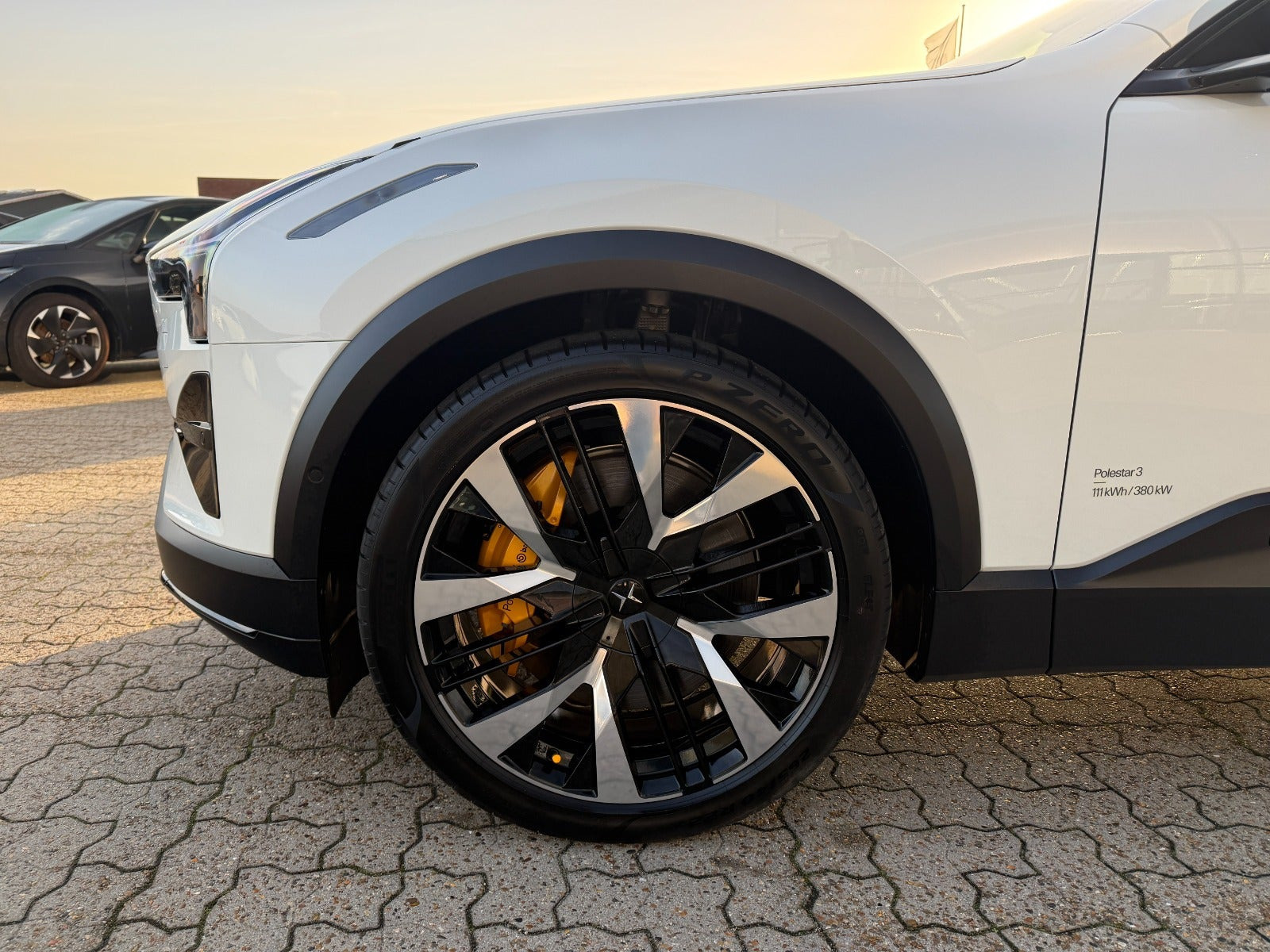 Hvid Polestar 3 fra 2024