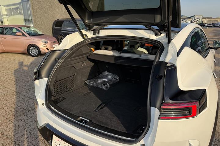 Hvid Polestar 3 fra 2024