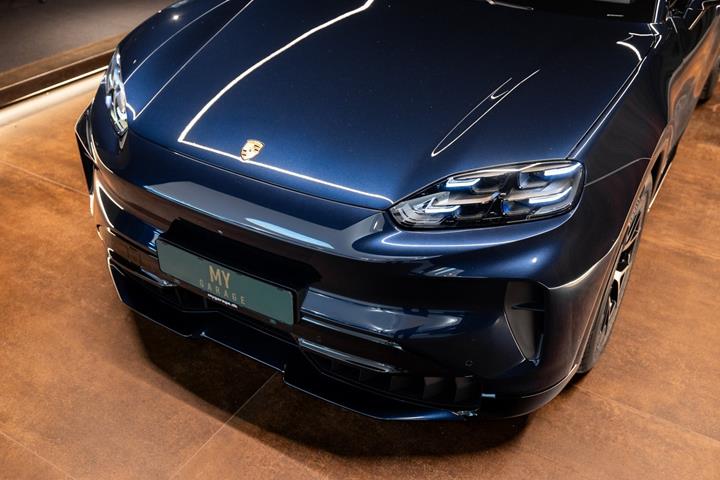 Blå Porsche Cayenne fra 2026
