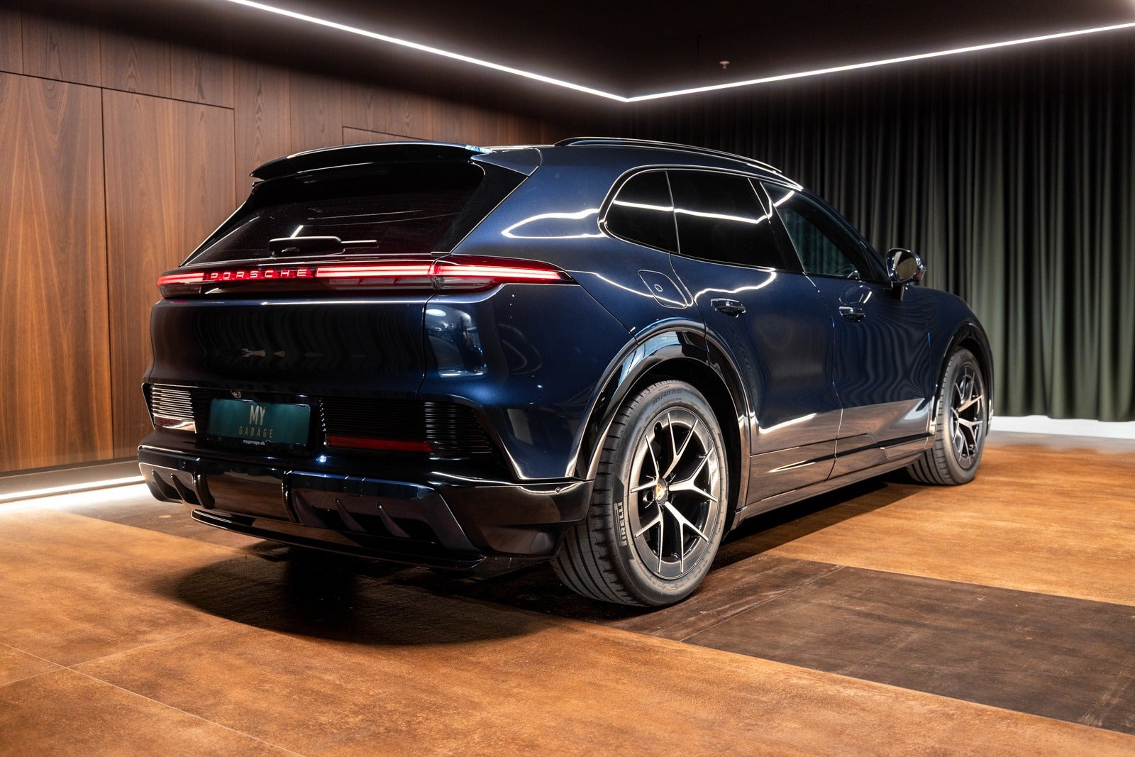 Blå Porsche Cayenne fra 2026
