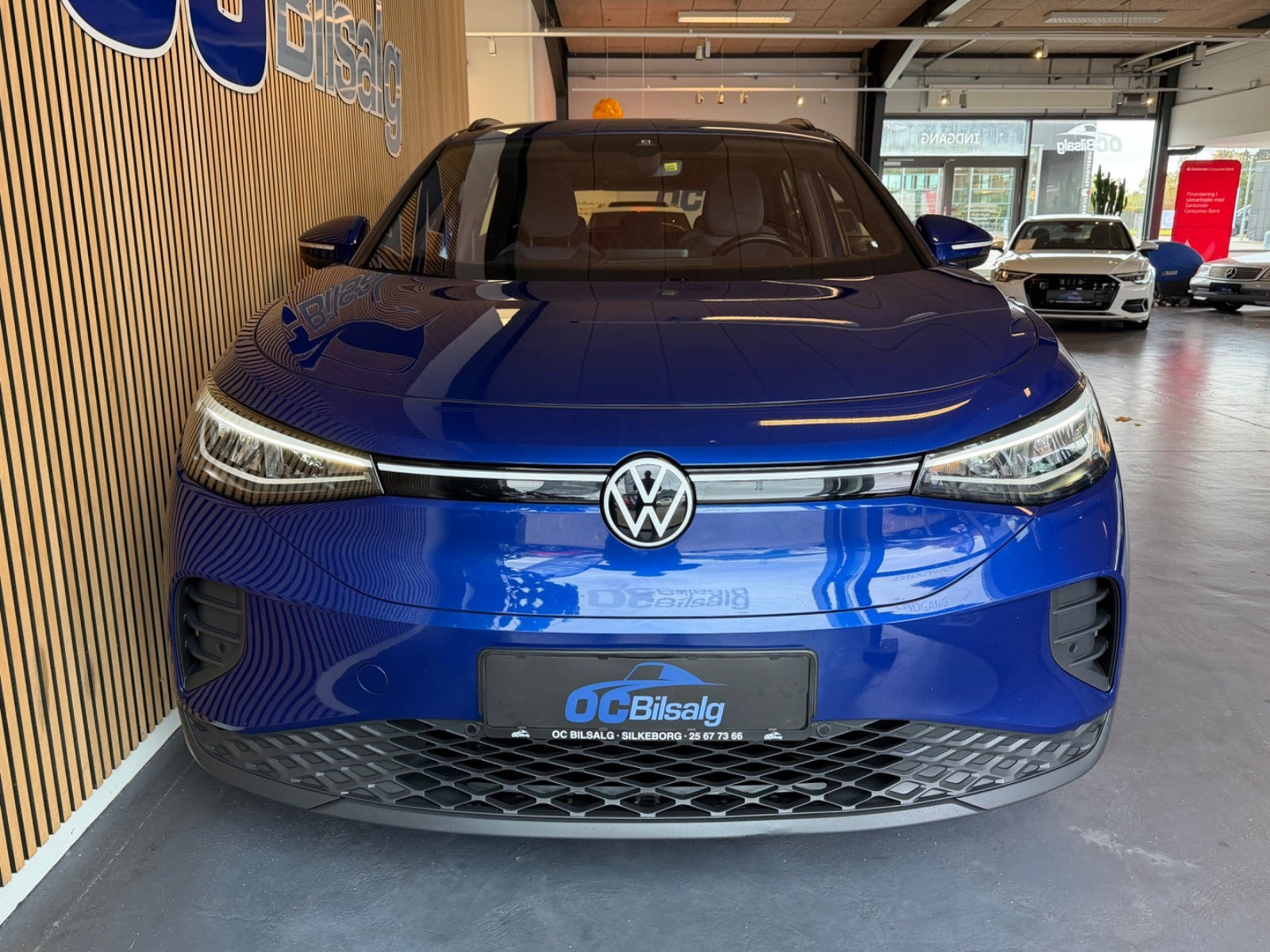 Blå VW ID.4 fra 2023