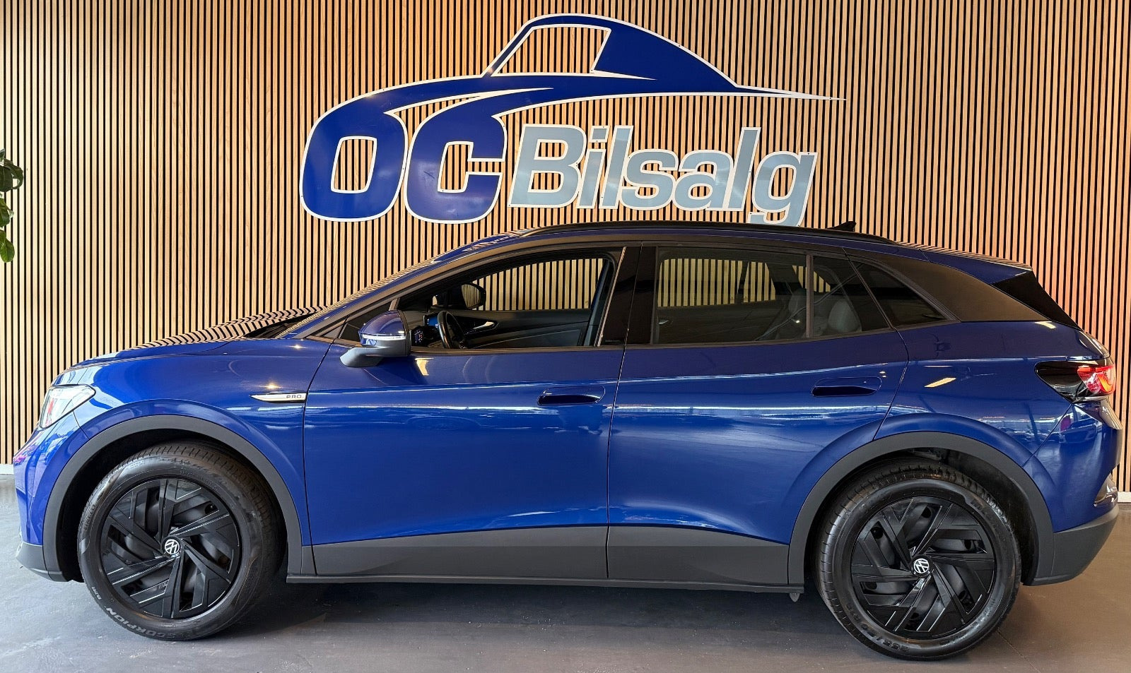 Blå VW ID.4 fra 2023