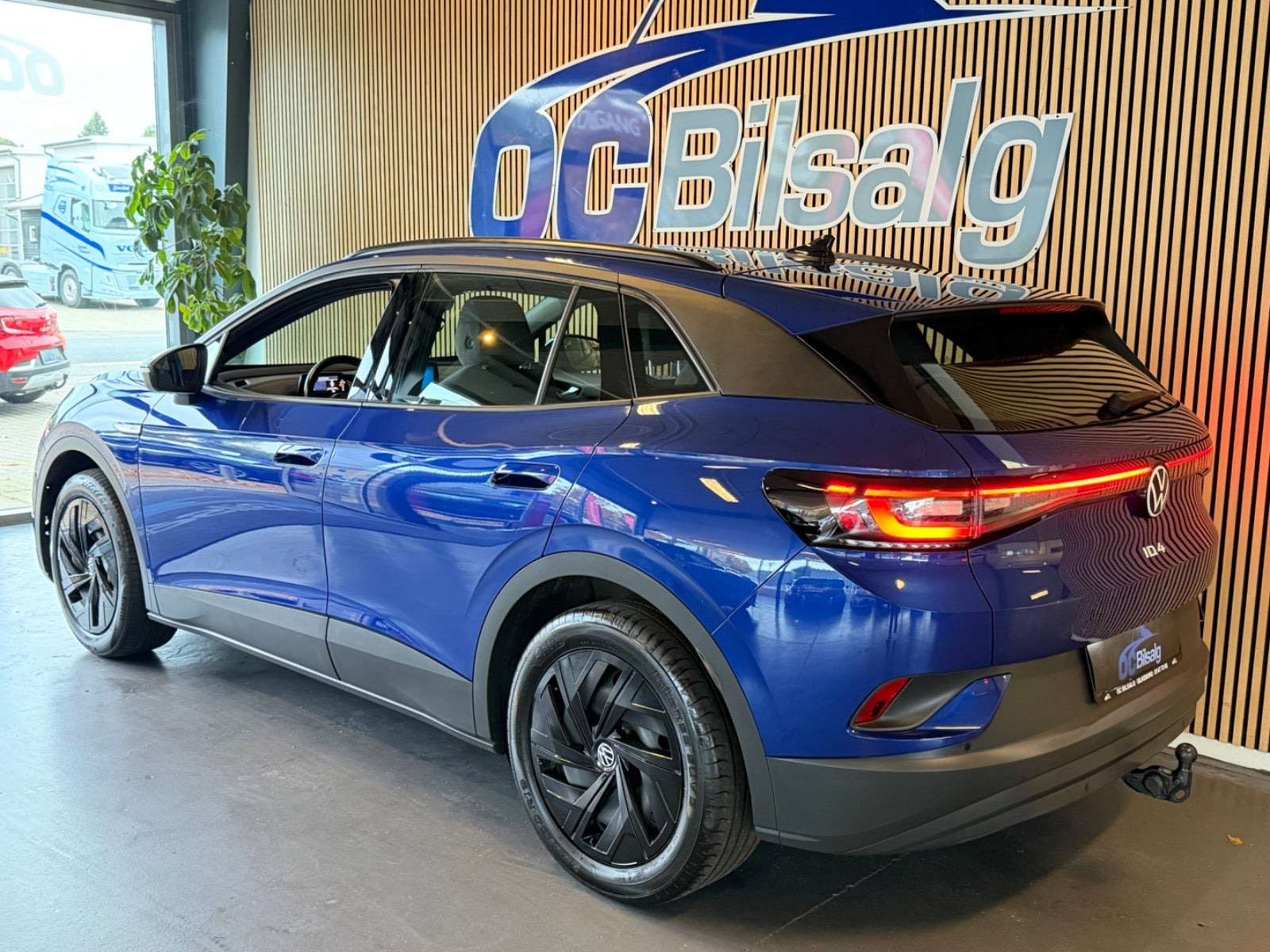 Blå VW ID.4 fra 2023