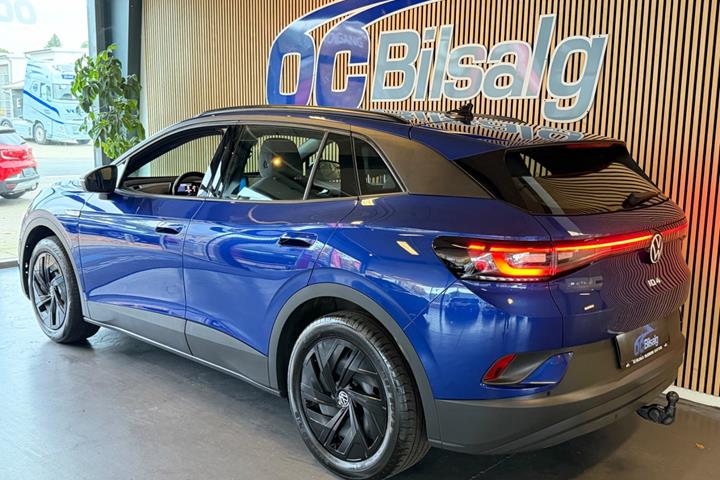 Blå VW ID.4 fra 2023