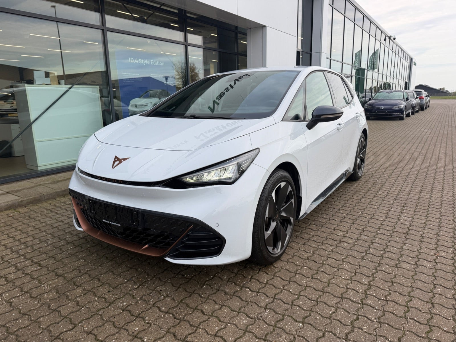 Hvid Cupra Born fra 2023