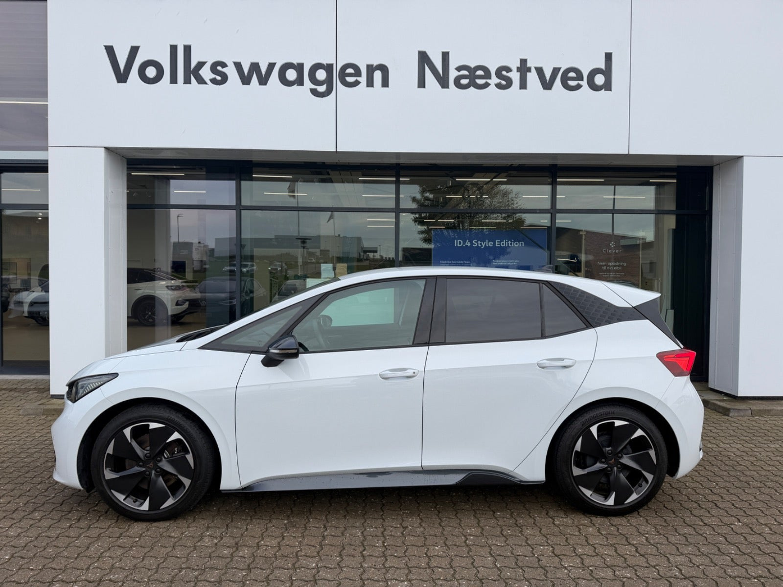 Hvid Cupra Born fra 2023