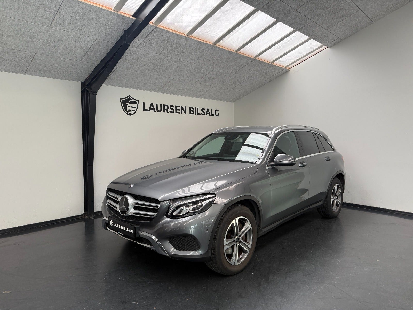 Grå Mercedes GLC220 d fra 2016