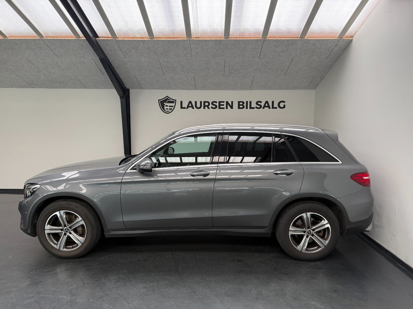 Grå Mercedes GLC220 d fra 2016