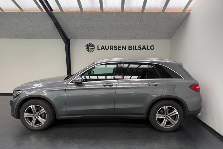 Grå Mercedes GLC220 d fra 2016