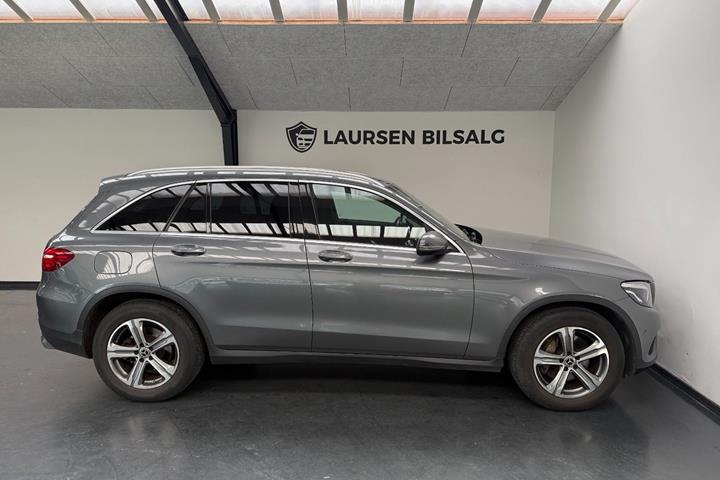 Grå Mercedes GLC220 d fra 2016