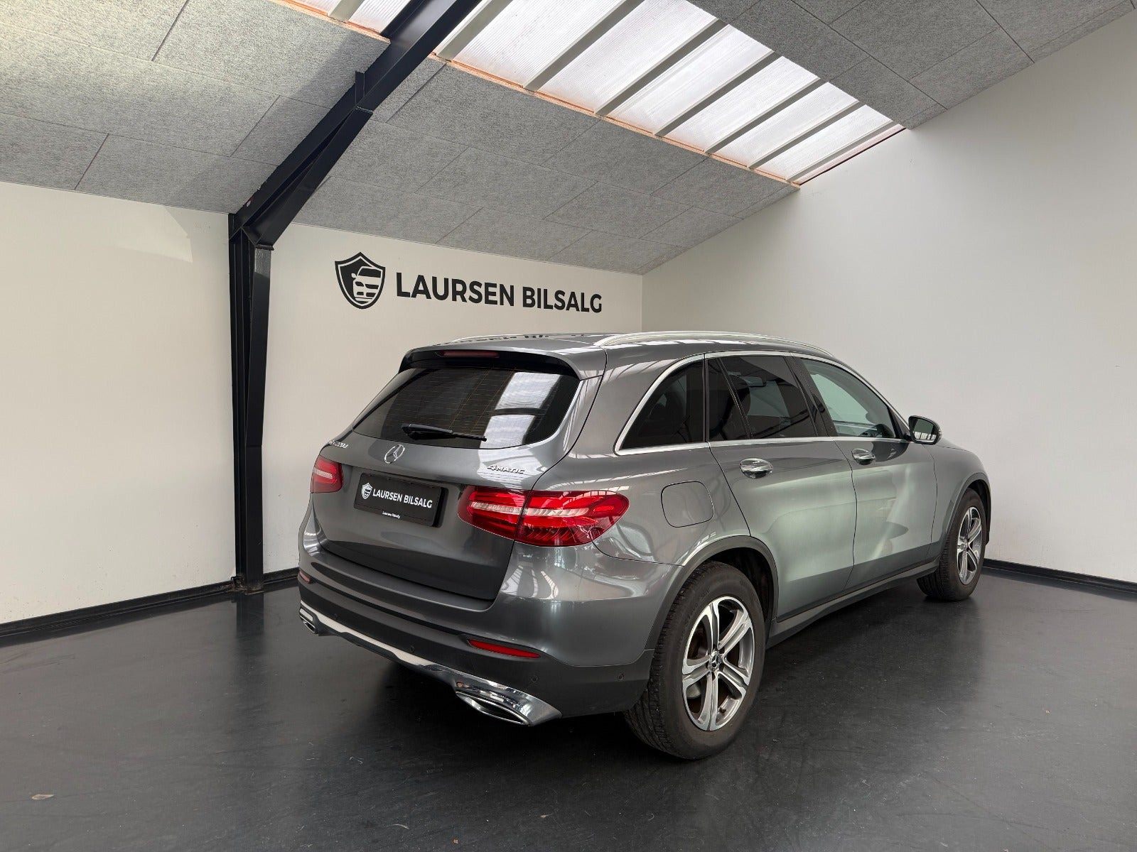 Grå Mercedes GLC220 d fra 2016
