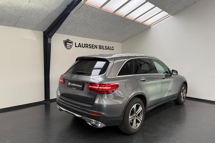 Grå Mercedes GLC220 d fra 2016