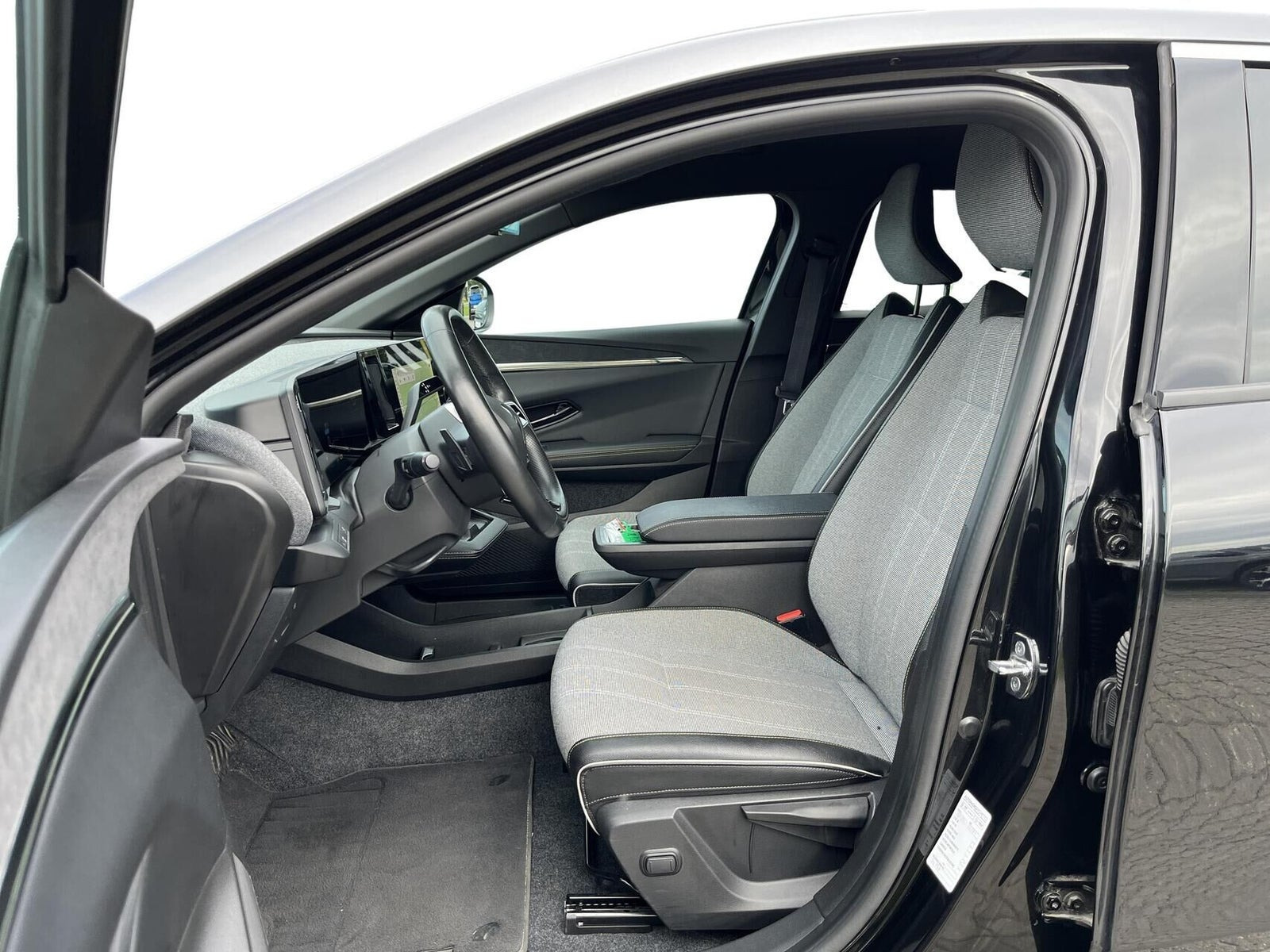 Sort Renault Megane E-Tech fra 2023