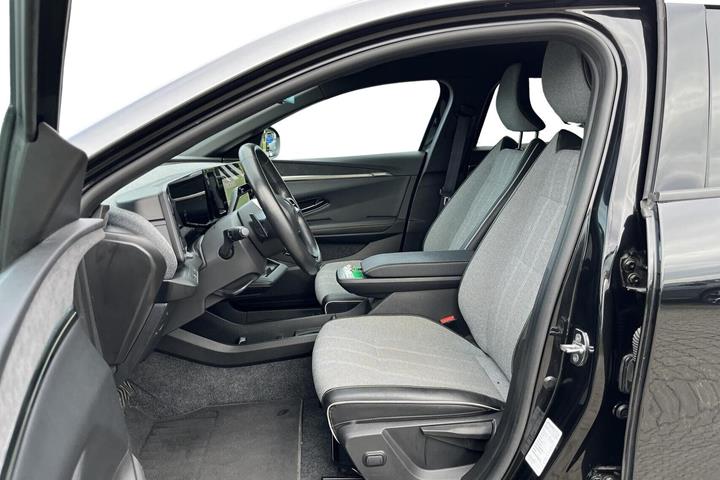 Sort Renault Megane E-Tech fra 2023