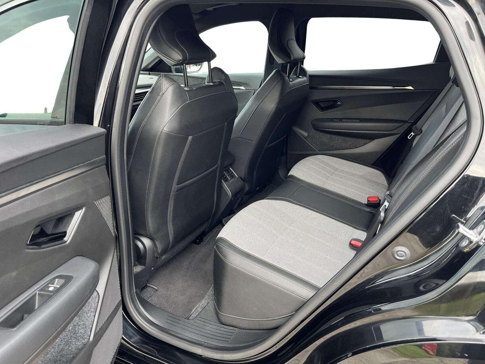 Sort Renault Megane E-Tech fra 2023