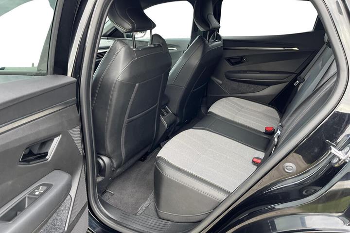 Sort Renault Megane E-Tech fra 2023