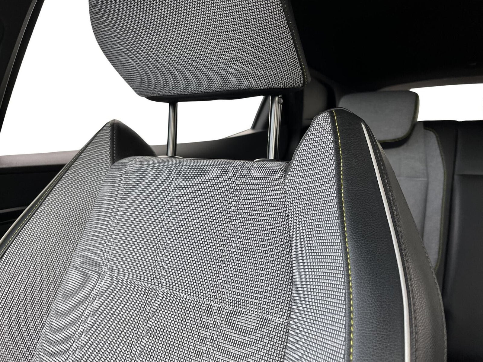 Sort Renault Megane E-Tech fra 2023