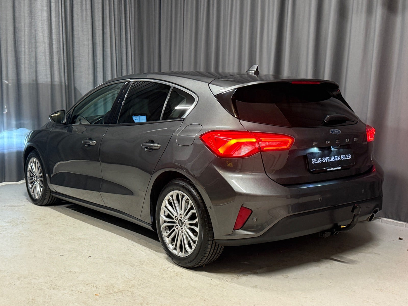 Grå Ford Focus fra 2019