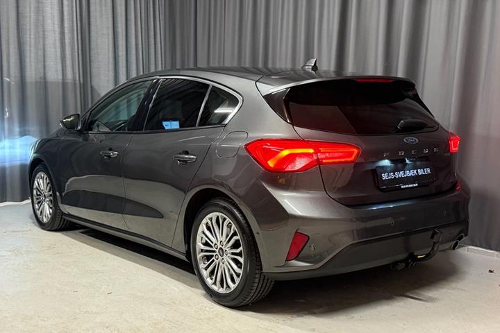Grå Ford Focus fra 2019