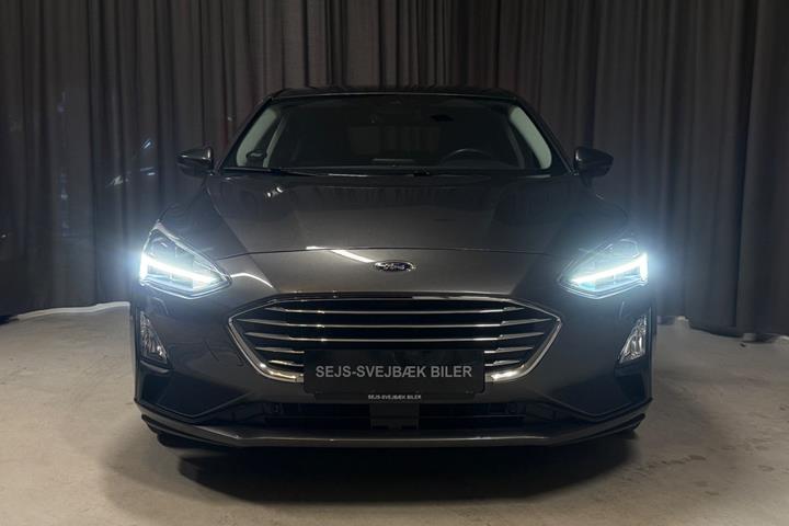 Grå Ford Focus fra 2019