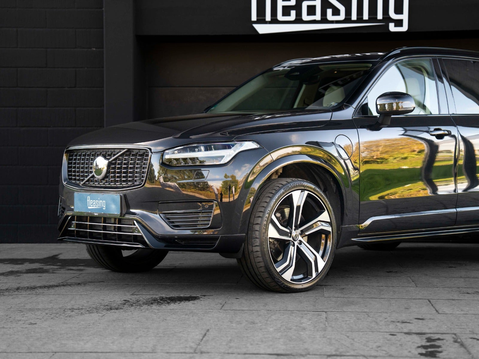 Sort Volvo XC90 fra 2023
