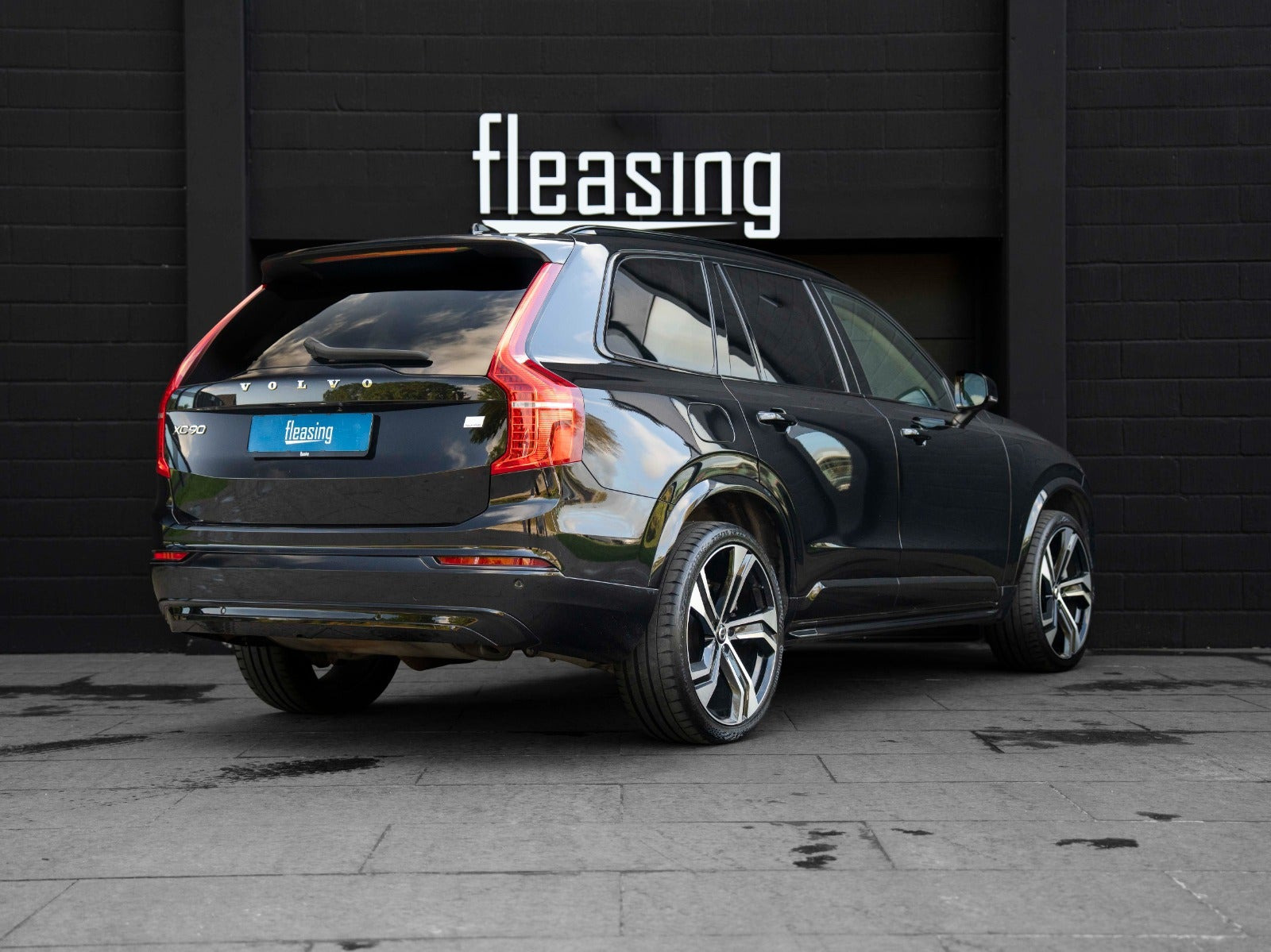 Sort Volvo XC90 fra 2023
