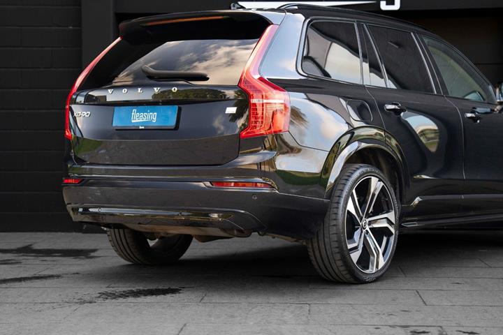 Sort Volvo XC90 fra 2023