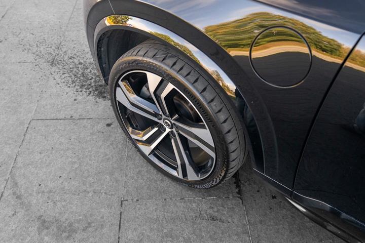 Sort Volvo XC90 fra 2023
