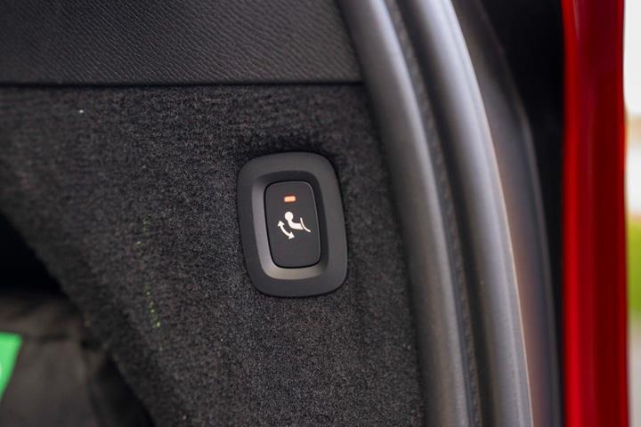 Sort Volvo XC90 fra 2023
