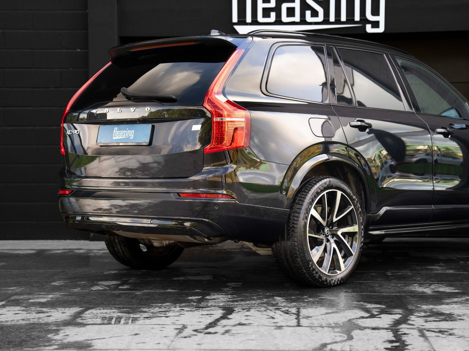 Sort Volvo XC90 fra 2023
