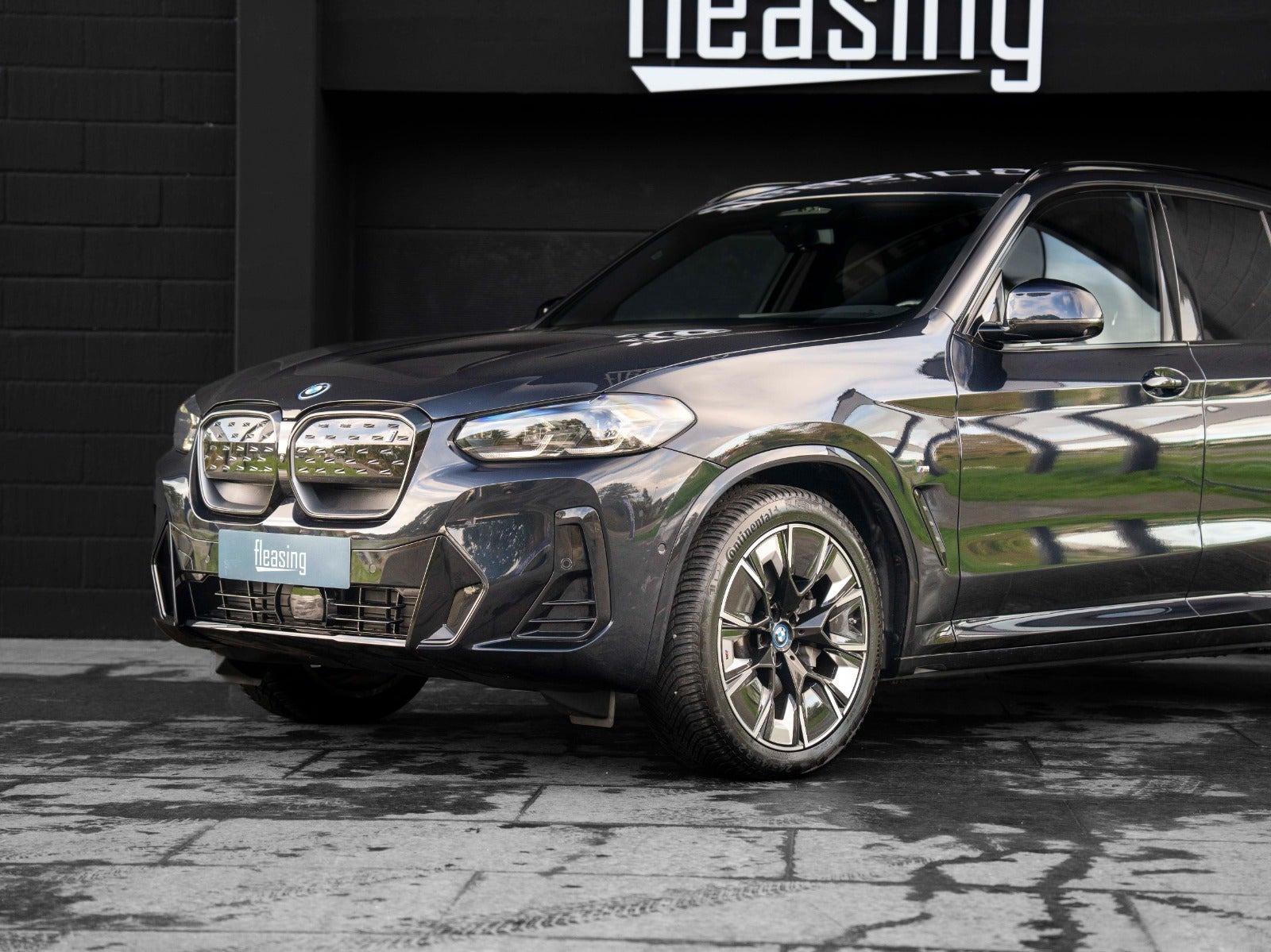 Sort BMW iX3 fra 2023