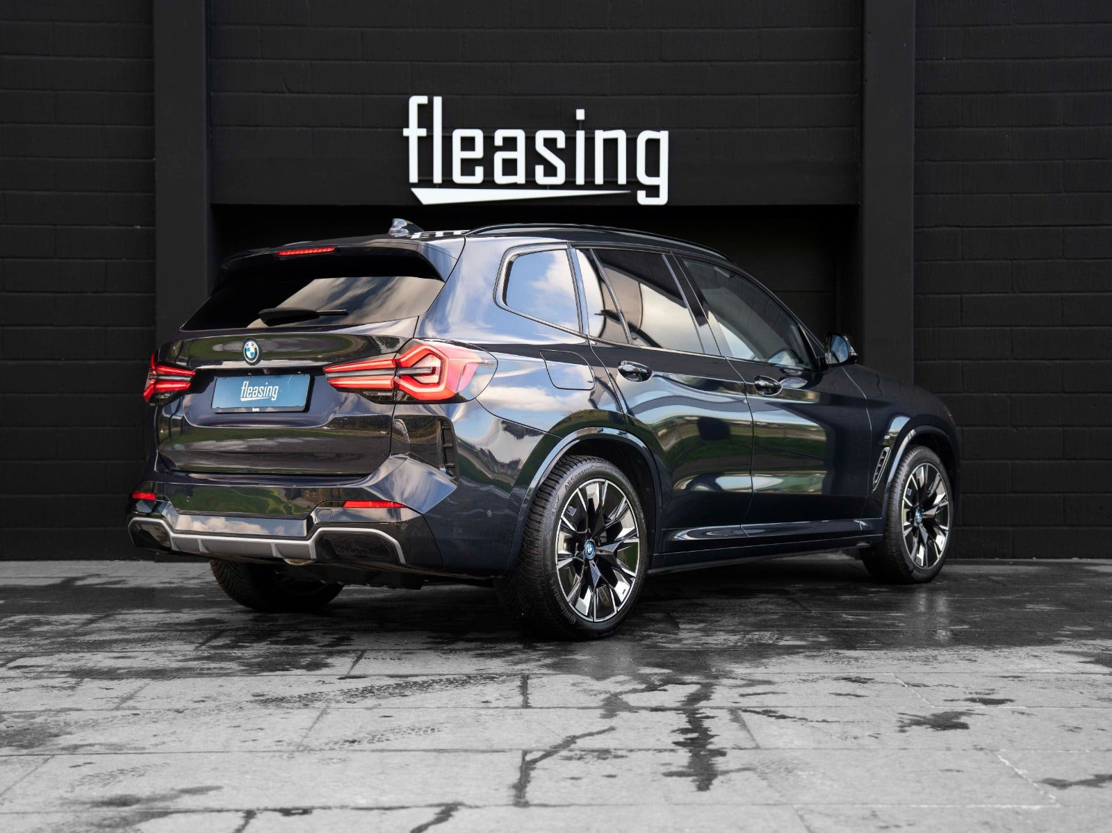 Sort BMW iX3 fra 2023