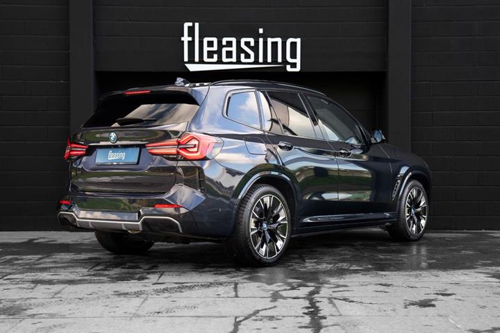 Sort BMW iX3 fra 2023