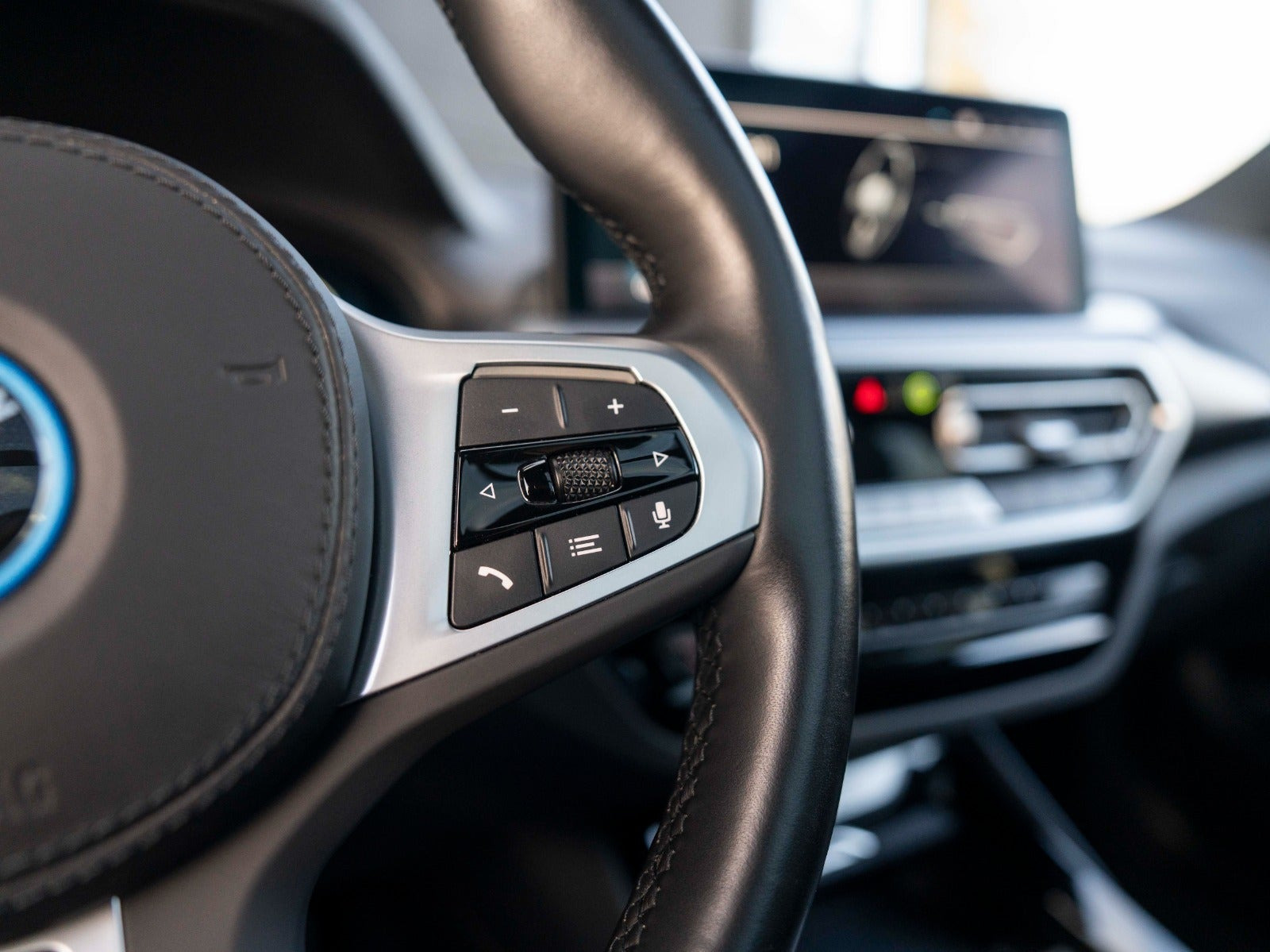 Sort BMW iX3 fra 2023