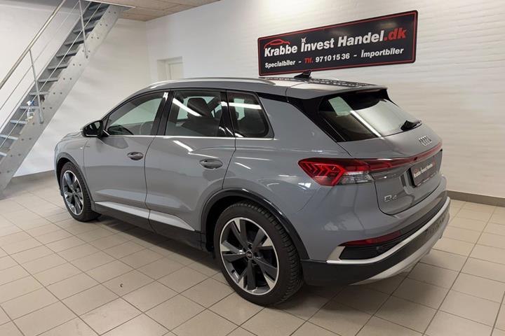 Grå Audi Q4 e-tron fra 2023
