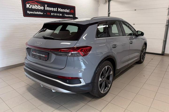 Grå Audi Q4 e-tron fra 2023